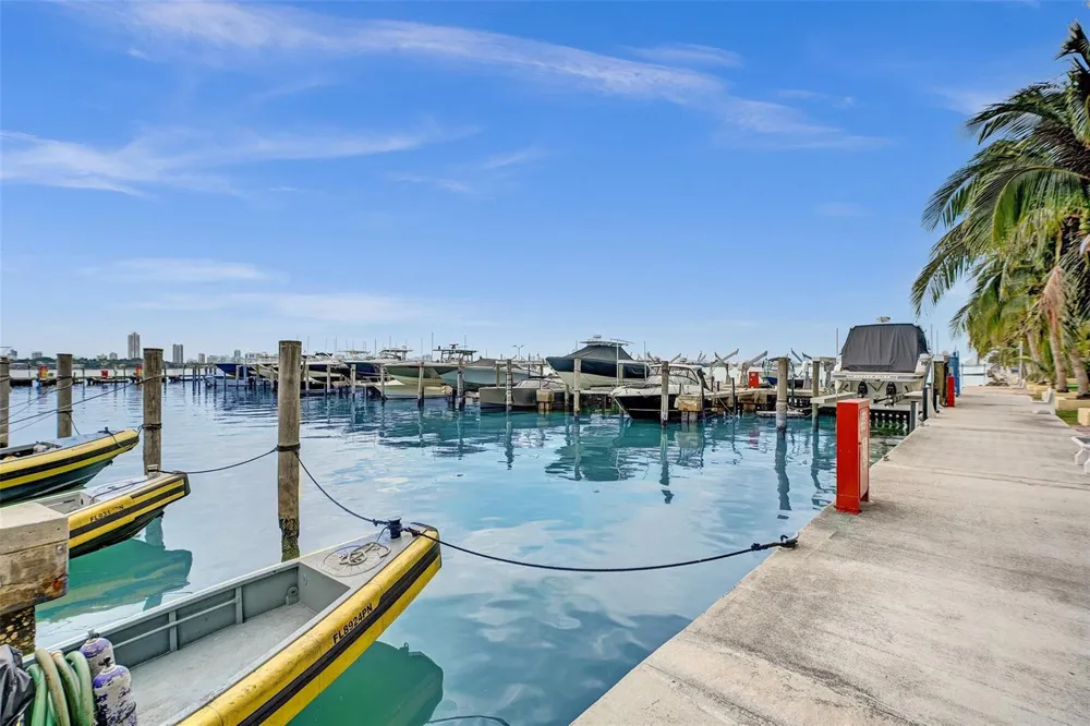 7601 E Treasure Drive #617 North Bay Village, FL 33141