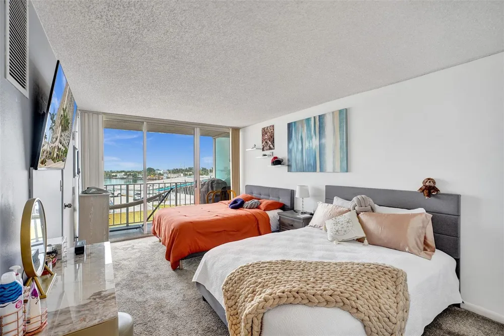7601 E Treasure Drive #617 North Bay Village, FL 33141