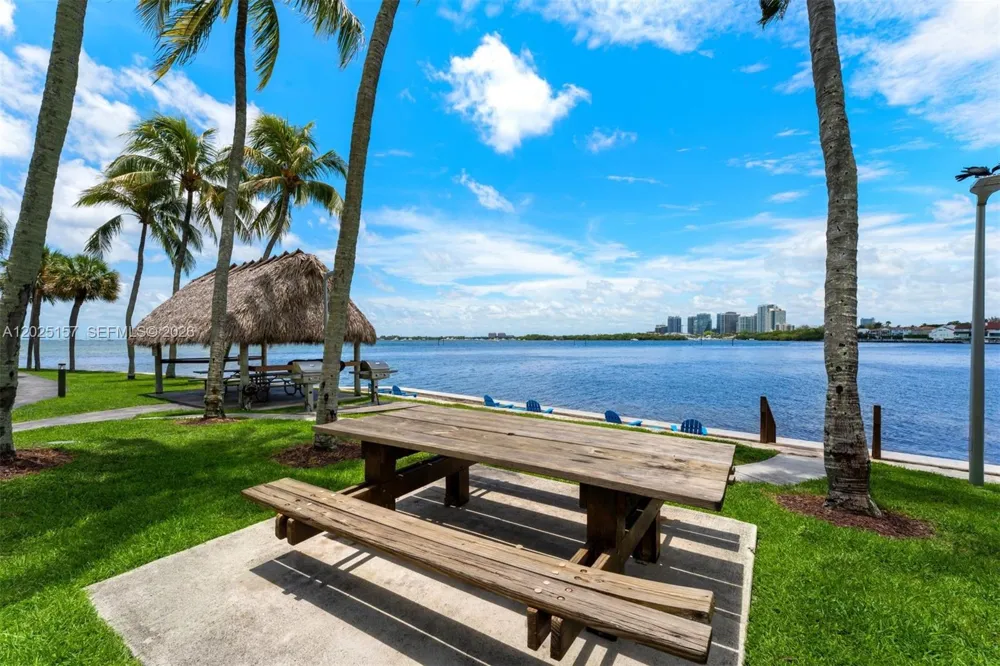 3 Grove Isle Dr #C803 Miami, FL 33133