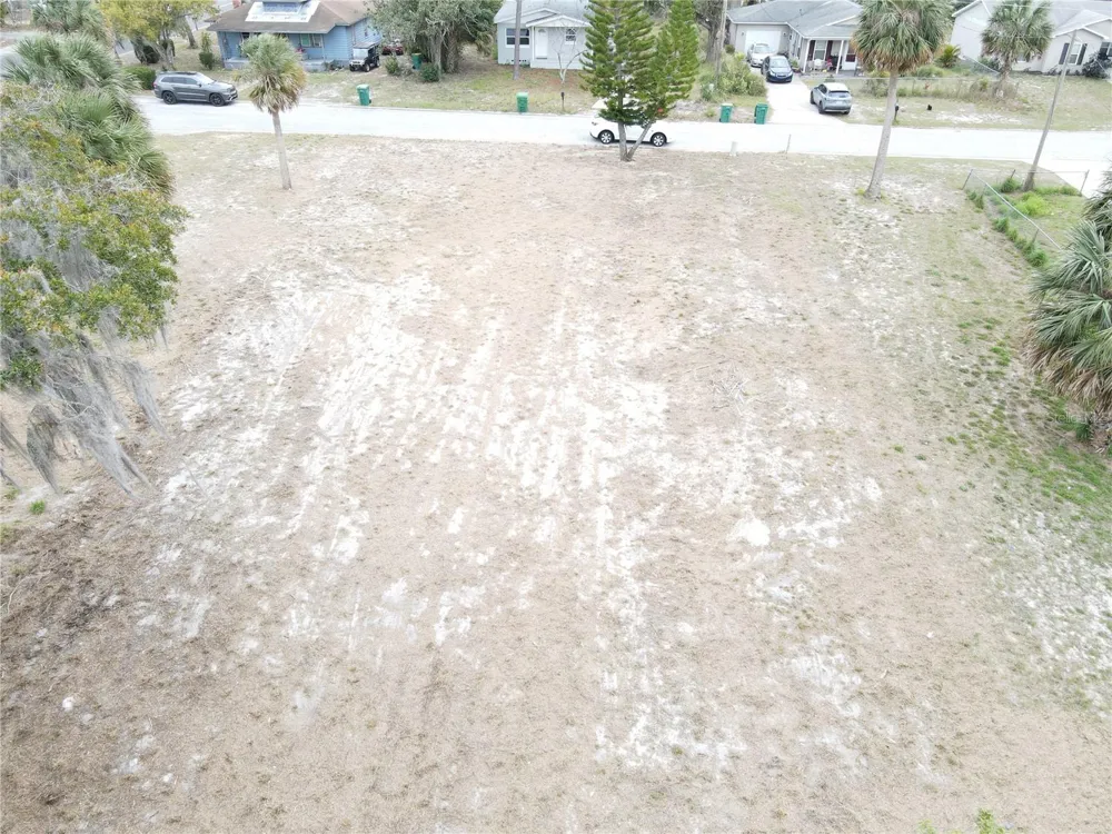 209 W BADGER AVENUE Eustis, FL 32726