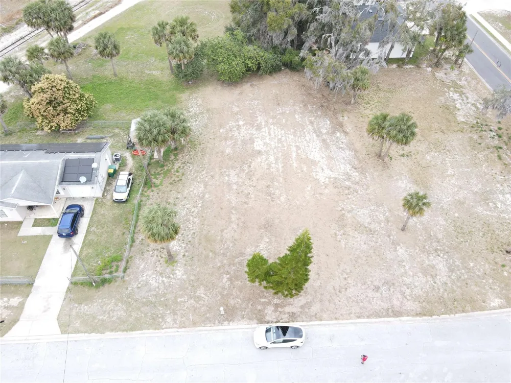 209 W BADGER AVENUE Eustis, FL 32726