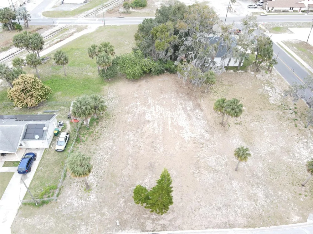 209 W BADGER AVENUE Eustis, FL 32726