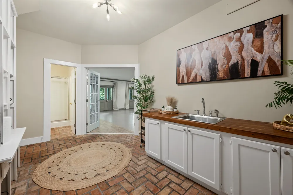 1201 Silver Hill Drive Austin, TX 78746