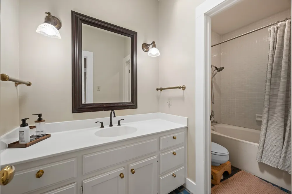 1201 Silver Hill Drive Austin, TX 78746