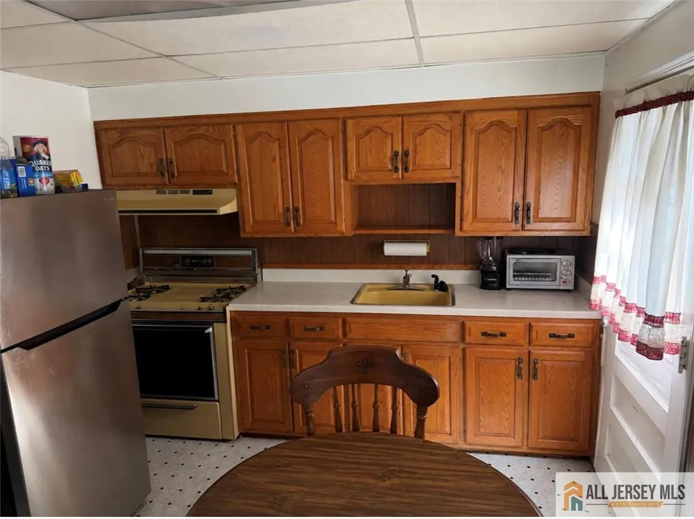 219 Victory Street Roselle, NJ 07203