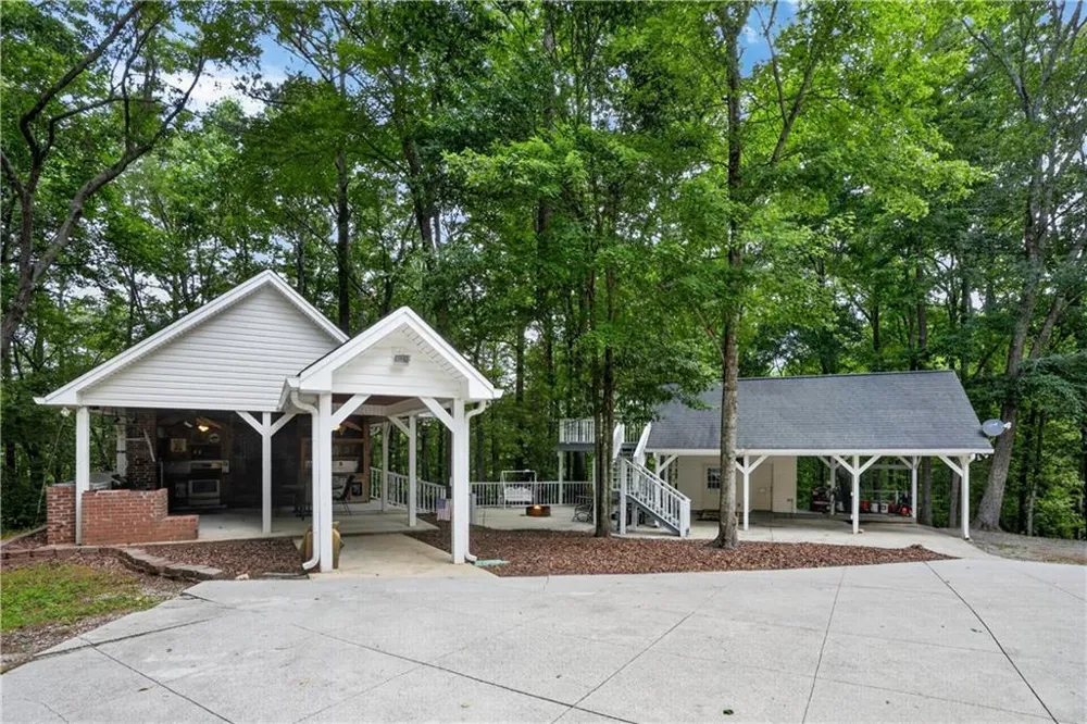 2404 Corinth Poseyville Road Bremen, GA 30110