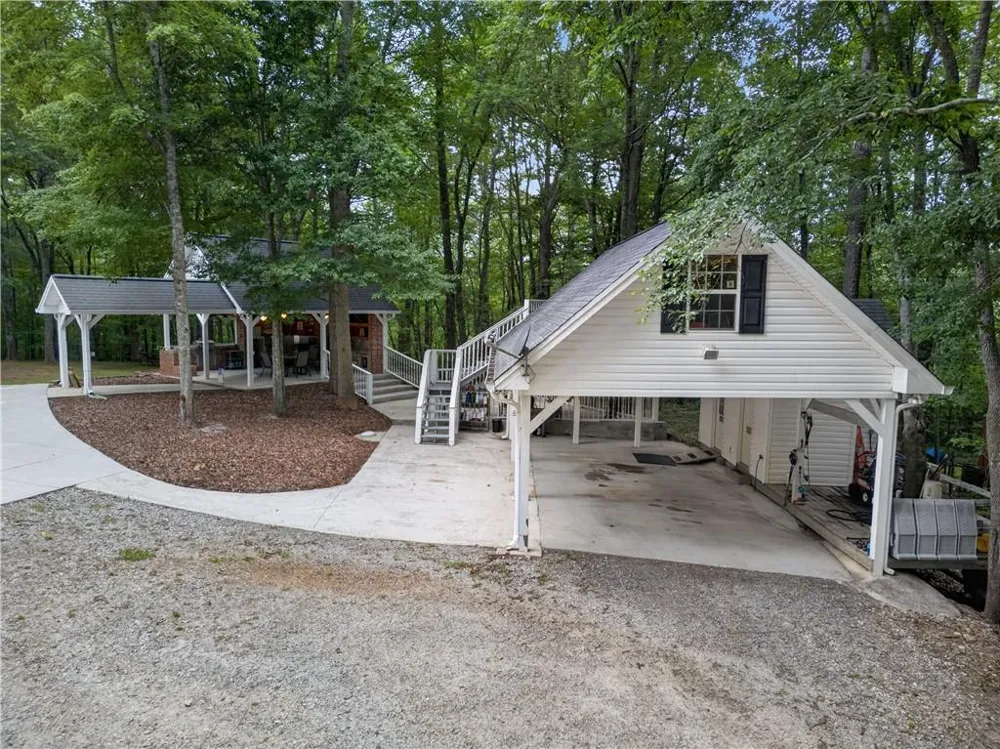 2404 Corinth Poseyville Road Bremen, GA 30110