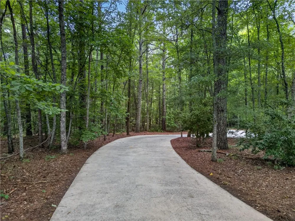 2404 Corinth Poseyville Road Bremen, GA 30110
