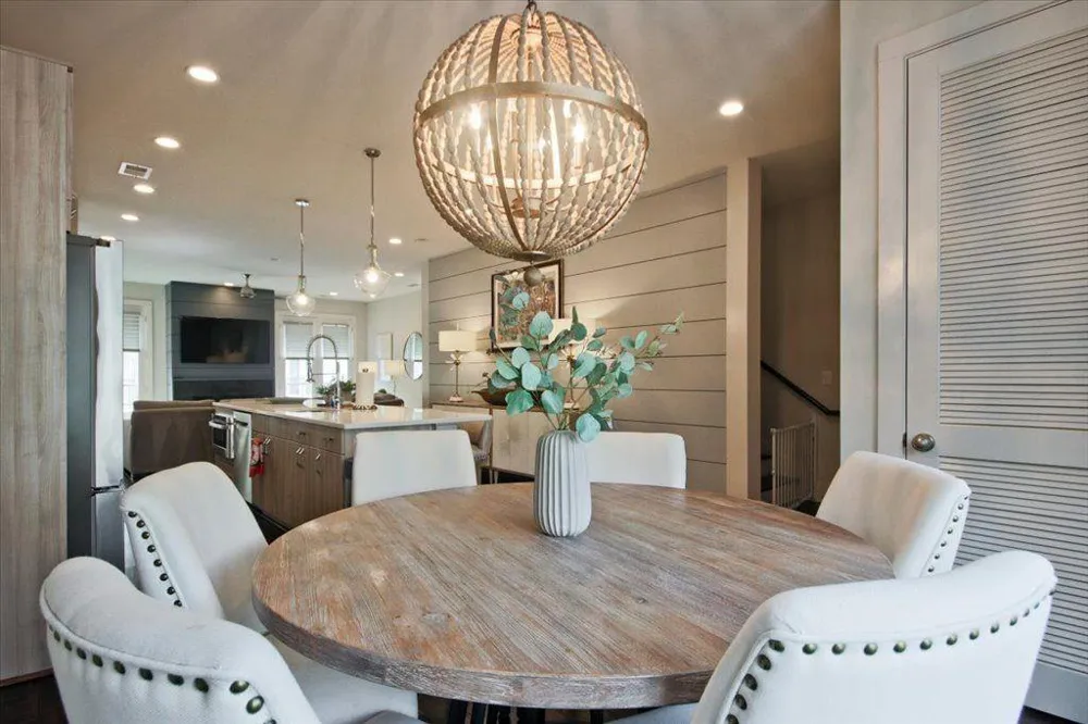 104 Canton Way Roswell, GA 30075