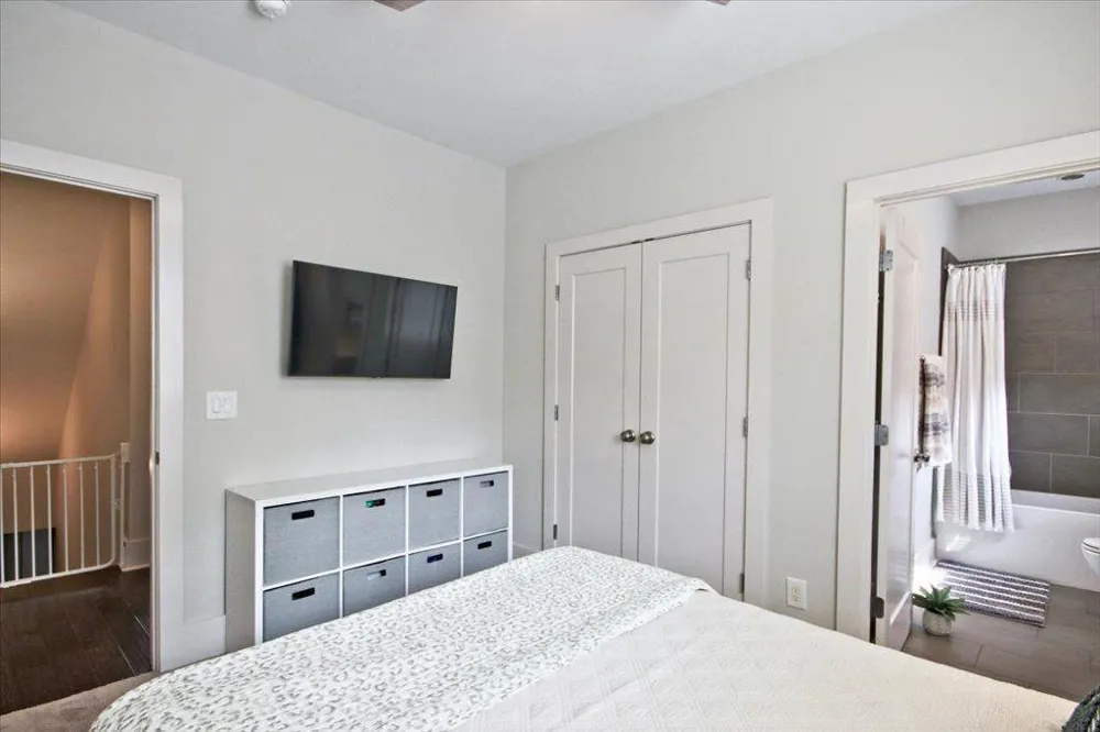 104 Canton Way Roswell, GA 30075