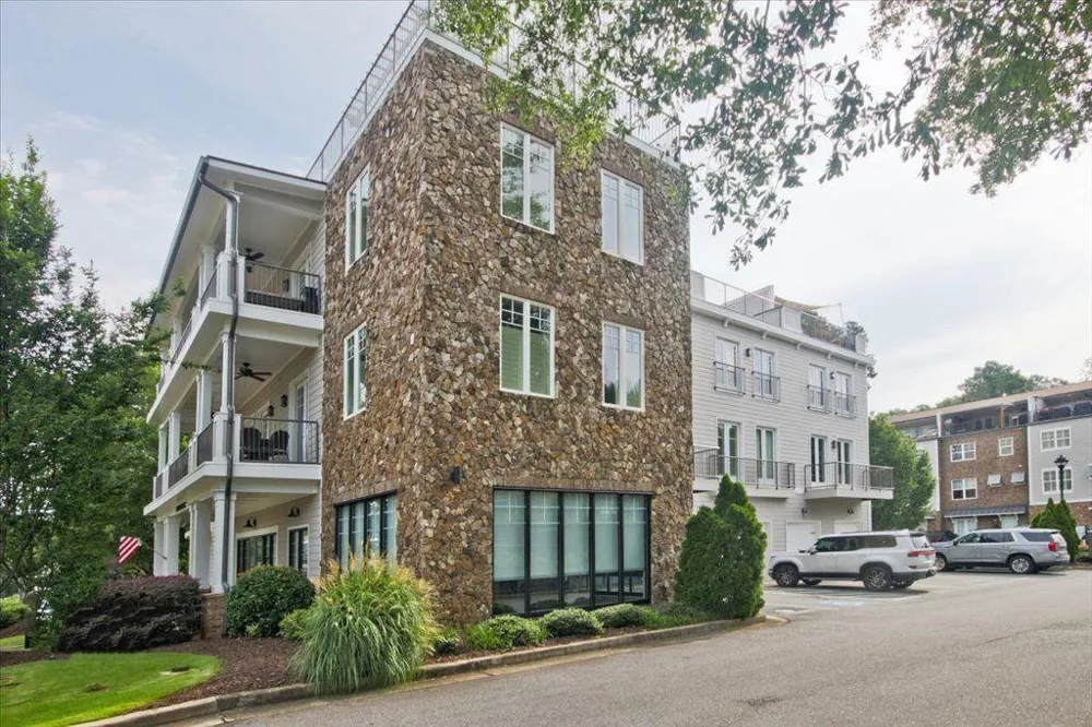 104 Canton Way Roswell, GA 30075