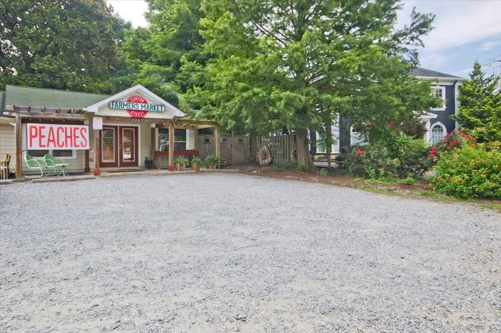 104 Canton Way Roswell, GA 30075