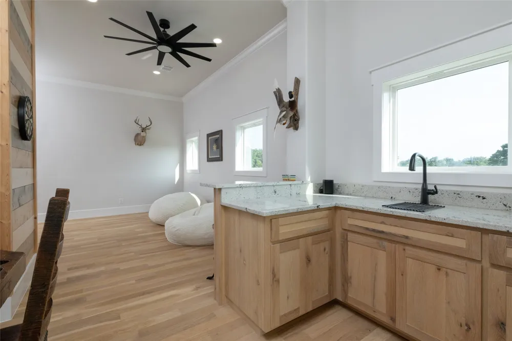 1100 County Road 1785 Sunset, TX 76270