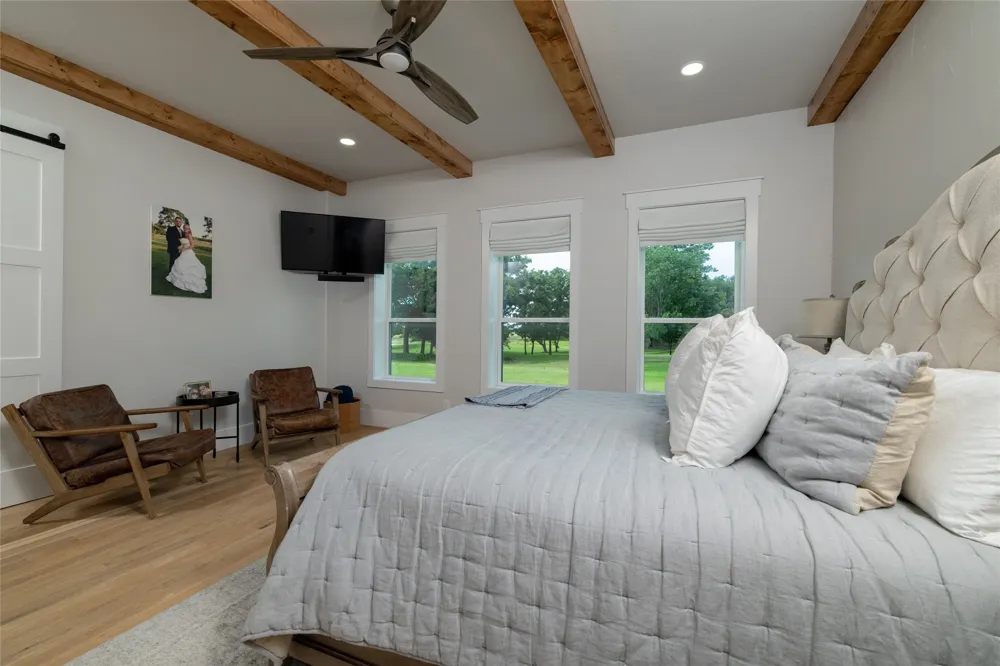 1100 County Road 1785 Sunset, TX 76270