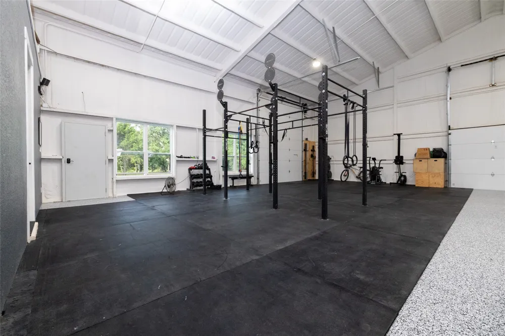 1100 County Road 1785 Sunset, TX 76270