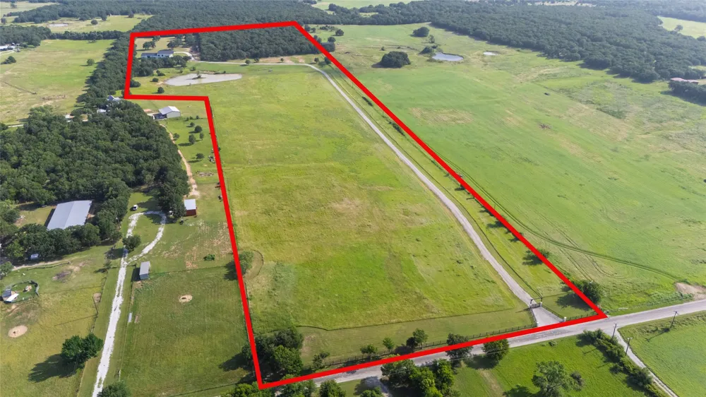 1100 County Road 1785 Sunset, TX 76270