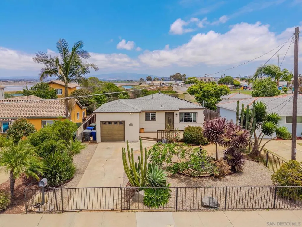 425 8th Street Imperial Beach, CA 91932