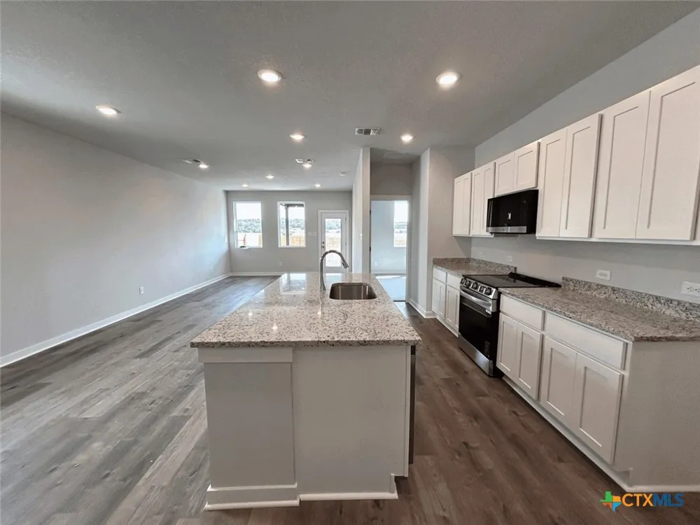 240 Firefox Way Jarrell, TX 76537