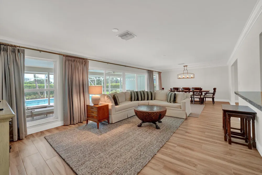 341 Glenbrook Drive Atlantis, FL 33462