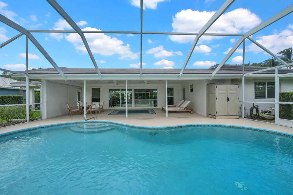 341 Glenbrook Drive Atlantis, FL 33462