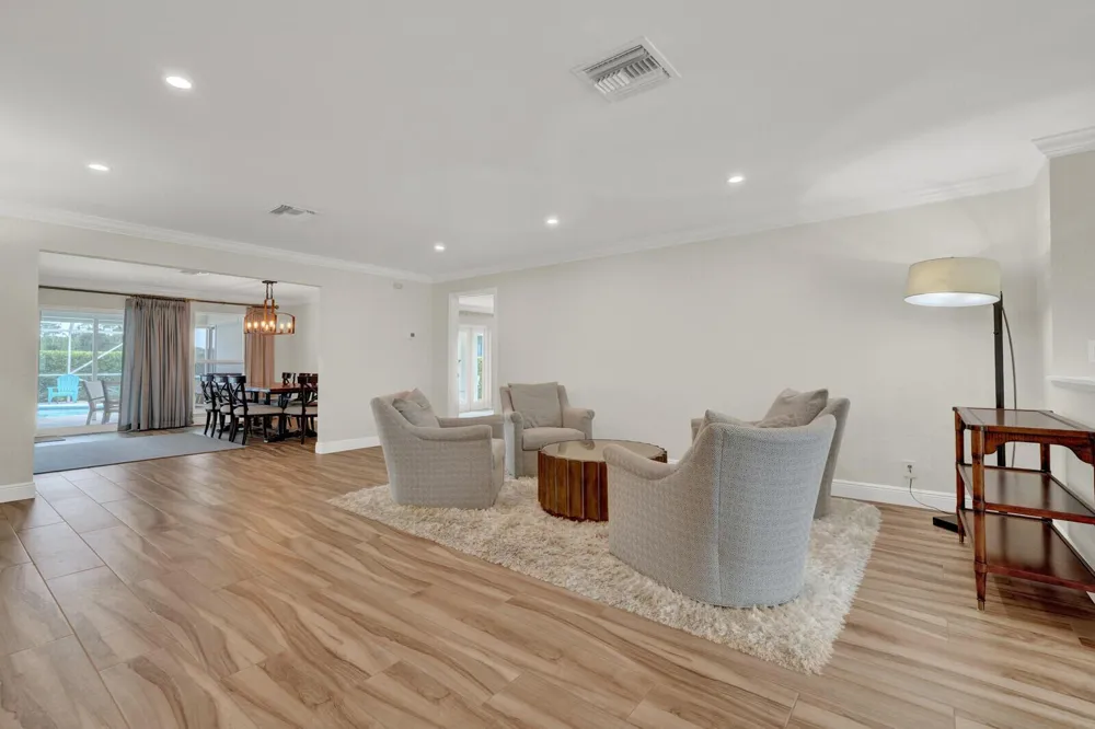 341 Glenbrook Drive Atlantis, FL 33462
