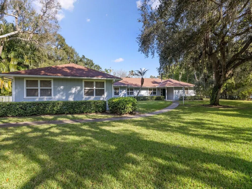 4790 16th Street Vero Beach, FL 32966