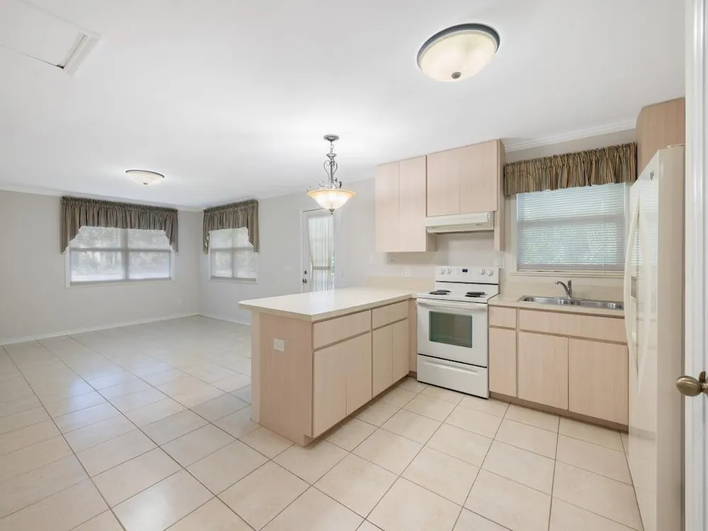 4790 16th Street Vero Beach, FL 32966