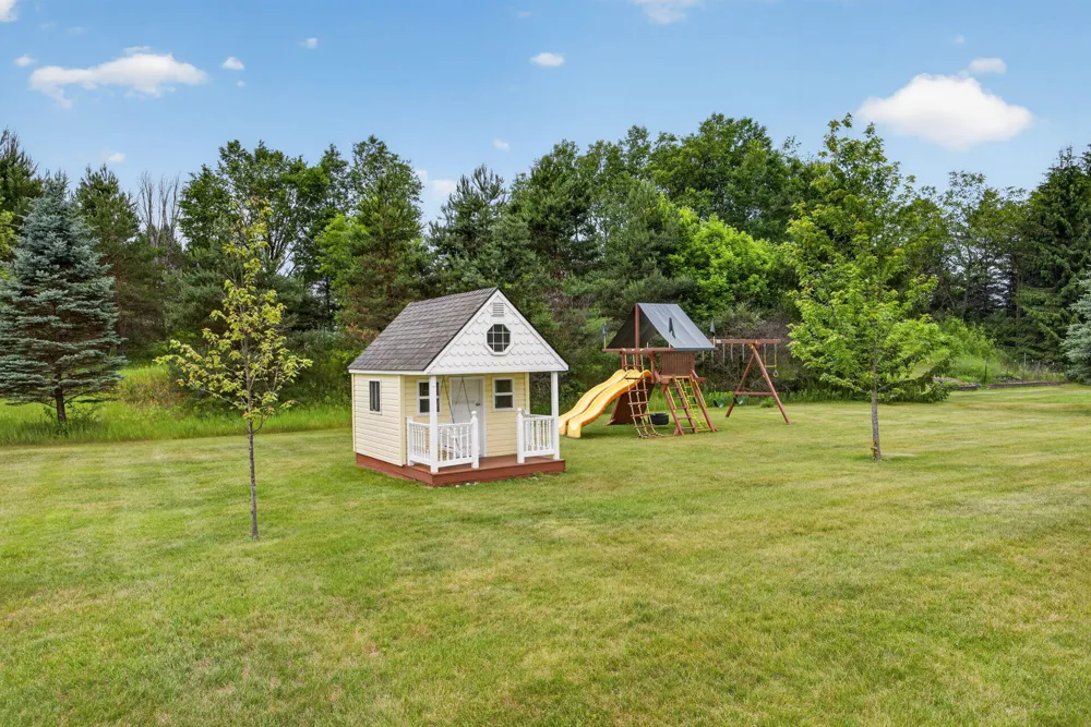 20777 Walnut Drive Richmond Township, MI 49677