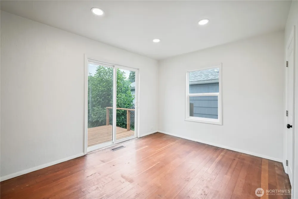 527 24th Avenue Longview, WA 98632