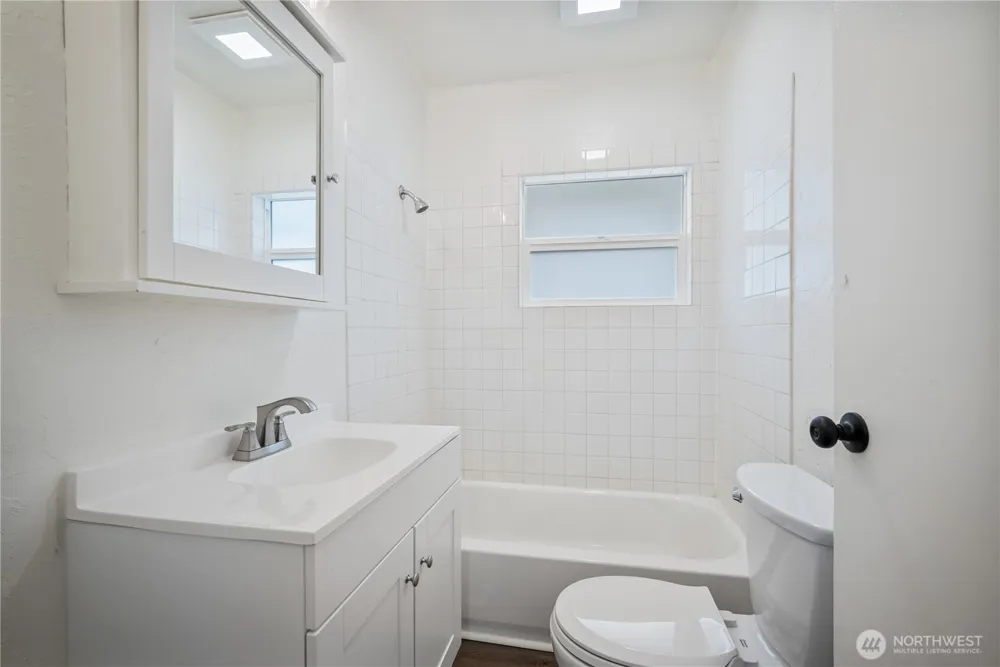 527 24th Avenue Longview, WA 98632