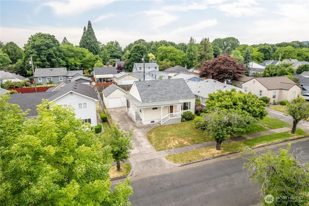 527 24th Avenue Longview, WA 98632