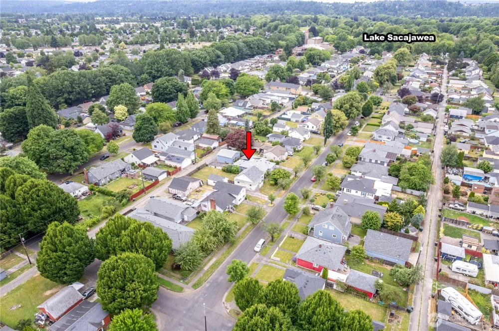 527 24th Avenue Longview, WA 98632