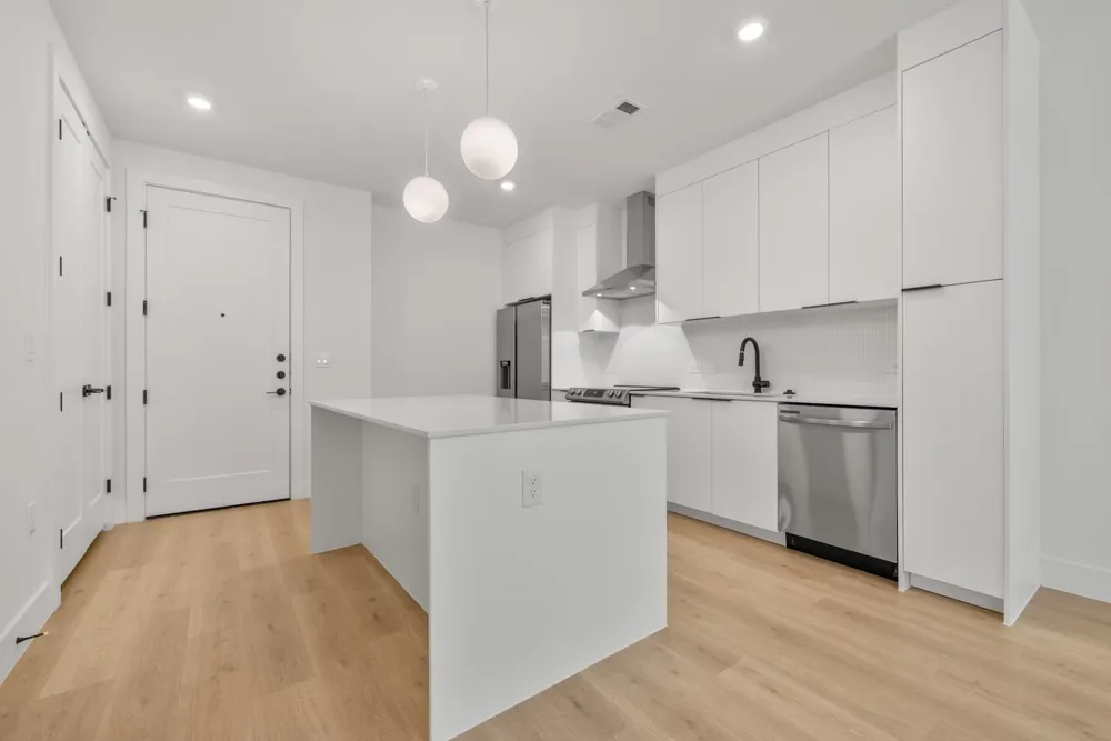 1701 Simond Avenue #208 Austin, TX 78723