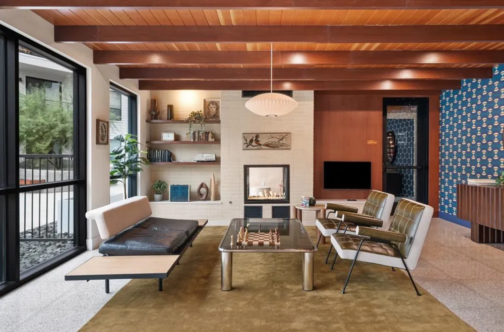 1701 Simond Avenue #208 Austin, TX 78723