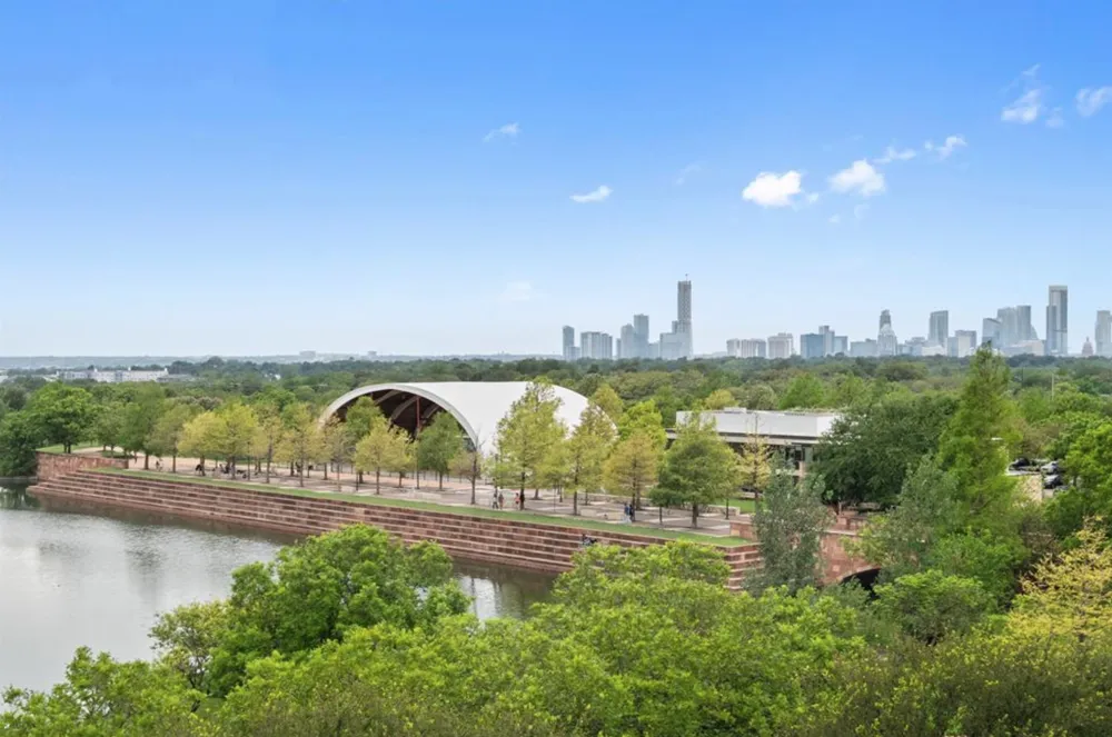 1701 Simond Avenue #208 Austin, TX 78723