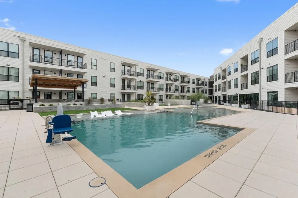 1701 Simond Avenue #208 Austin, TX 78723