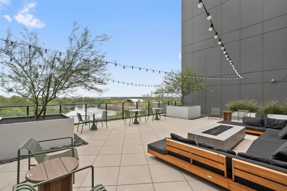 1701 Simond Avenue #208 Austin, TX 78723