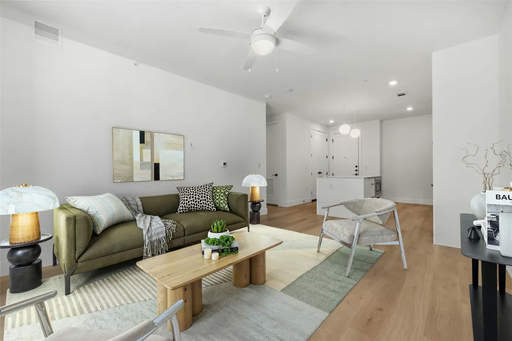 1701 Simond Avenue #208 Austin, TX 78723