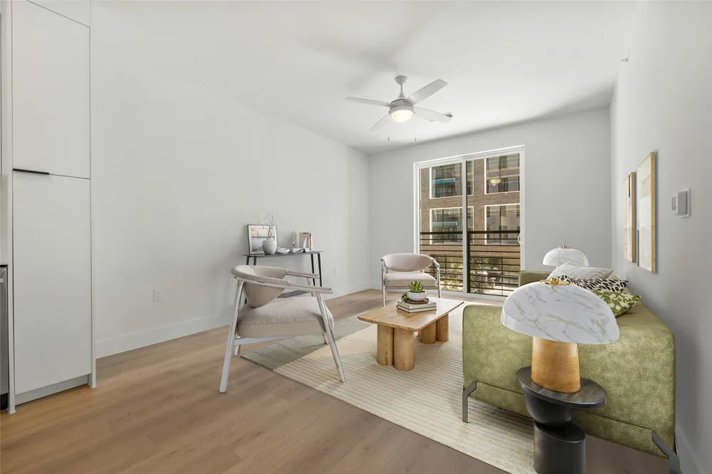 1701 Simond Avenue #208 Austin, TX 78723