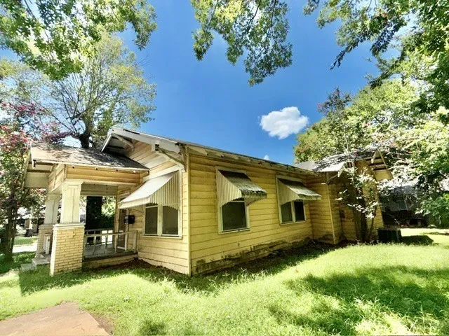 107 8th Street NE Paris, TX 75460
