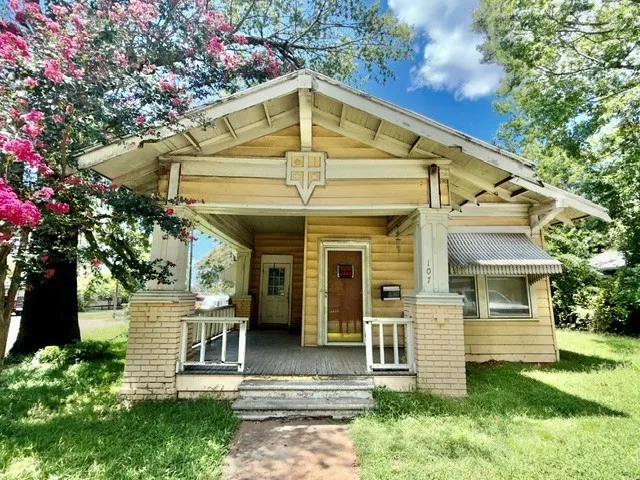 107 8th Street NE Paris, TX 75460