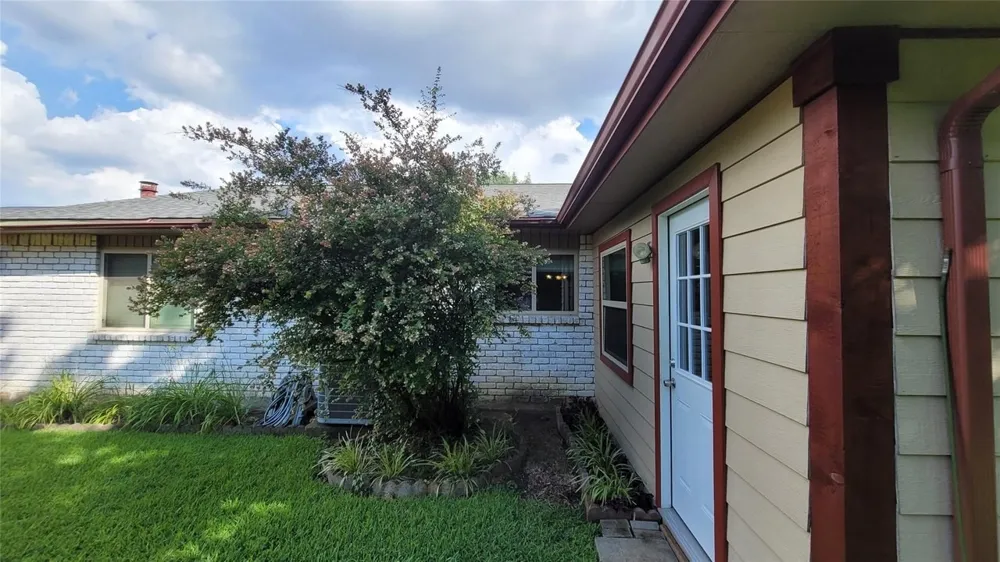 10207 Sweet Gum Street Dallas, TX 75249