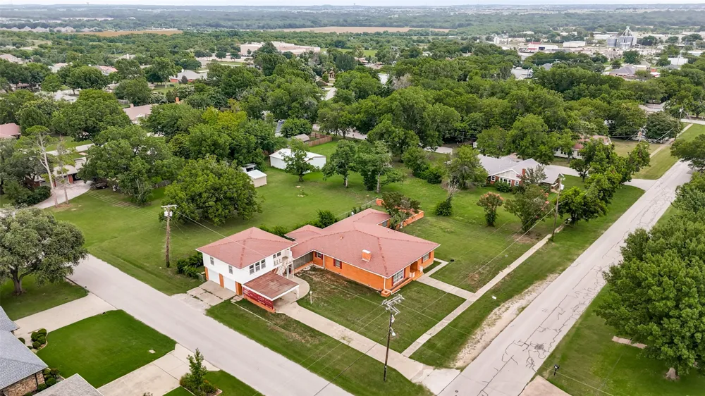 618 W 5th Street Justin, TX 76247
