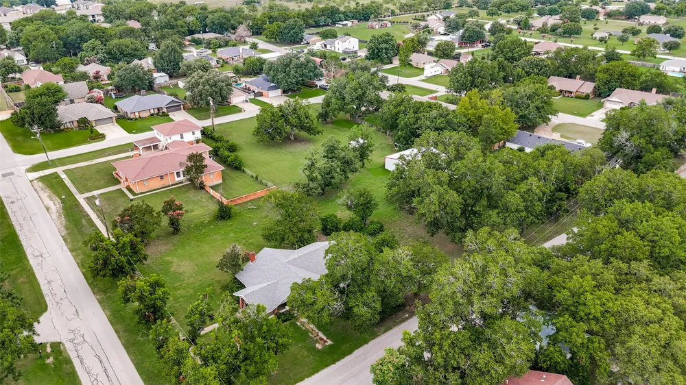618 W 5th Street Justin, TX 76247