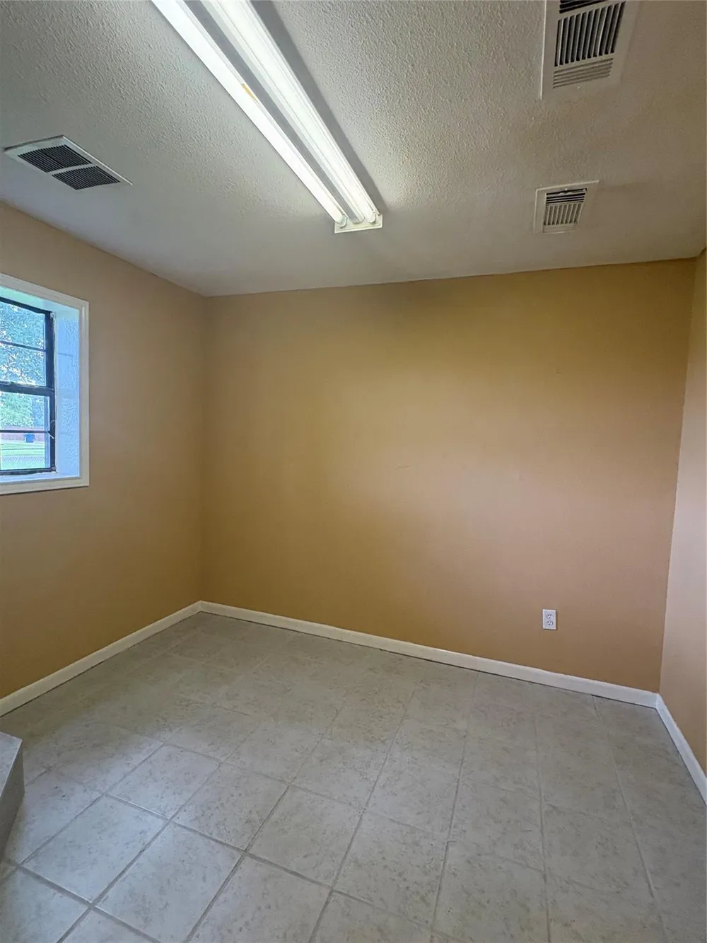 200 Gaines Street #1 Brazoria, TX 77422