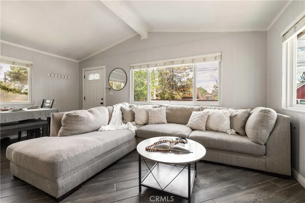 124 Wabash Sugarloaf, CA 92386