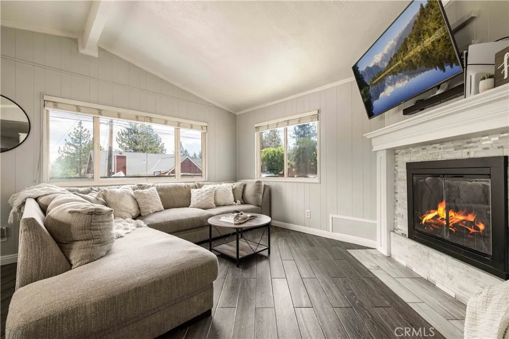 124 Wabash Sugarloaf, CA 92386