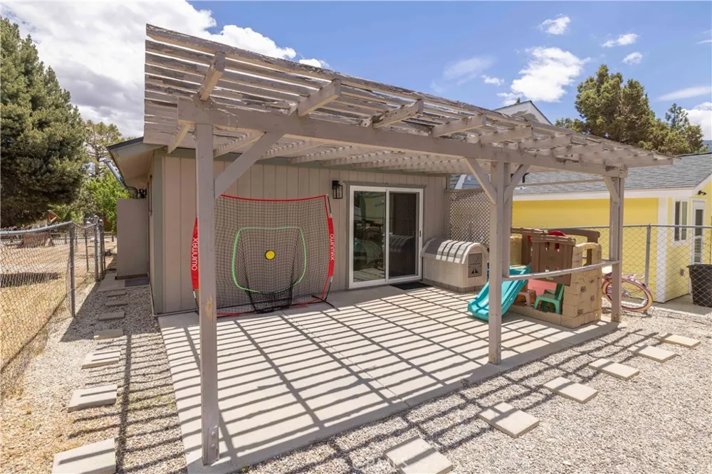 124 Wabash Sugarloaf, CA 92386