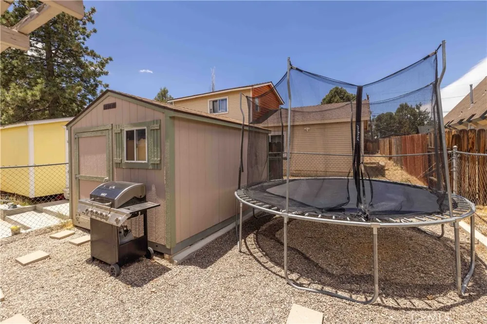 124 Wabash Sugarloaf, CA 92386