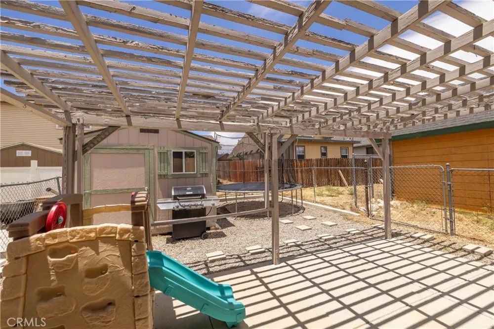 124 Wabash Sugarloaf, CA 92386